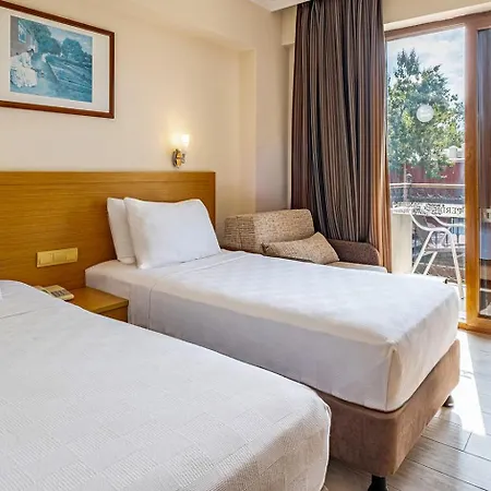Ξενοδοχείο Perdikia 3*