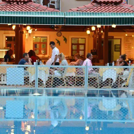Ξενοδοχείο Perdikia 3*